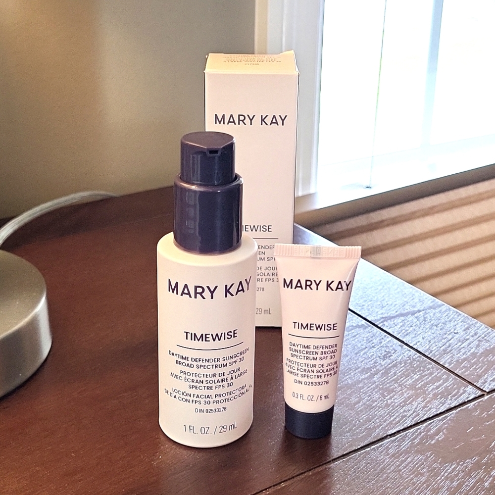 🆕️Timewise Sunscreen Daytime Defender 1fl oz AND a Travel Sunscreen .3fl